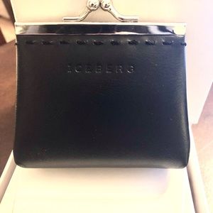 Iceberg small coin wallet